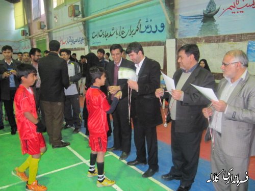 مراسم اختتامیه مسابقات فوتسال دانش آموزان مقاطع تحصیلی کلاله برگزار شد