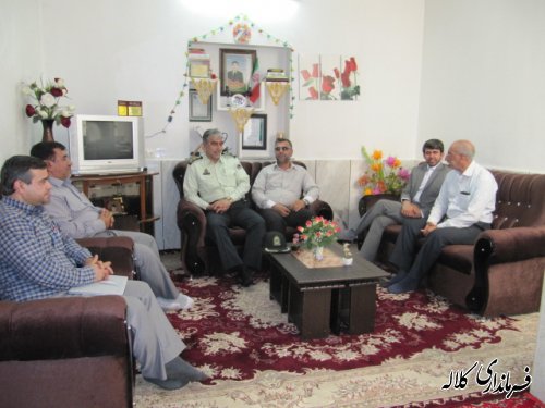 دیدار فرماندار و اعضای شورای مبارزه با مواد مخدر  با خانواده شهید مبارزه با مواد مخدر