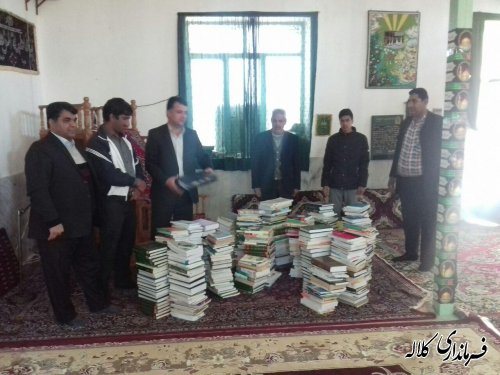 اهداء 750 جلد کتاب به روستای طوقه بخش مرکزی