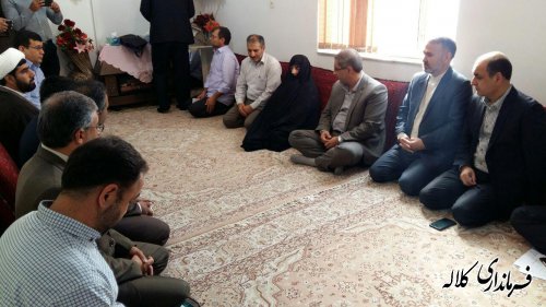 دیدار استاندار گلستان با خانواده شهید اسیابی در شهرستان کلاله